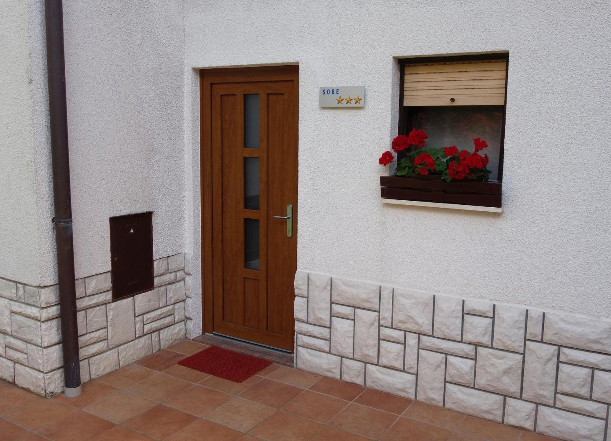 Sobe Vera Bovec Buitenkant foto